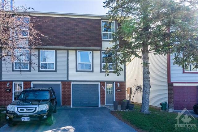 1963 Greenway Park Lane, Townhouse with 3 bedrooms, 2 bathrooms and 2 parking in Ottawa ON | Image 2