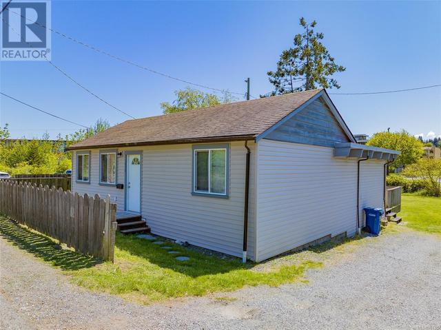 1430 Bay St, House detached with 3 bedrooms, 2 bathrooms and 2 parking in Nanaimo BC | Image 2