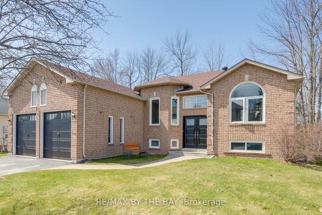26 Silver Birch Ave, House detached with 3 bedrooms, 3 bathrooms and 6 parking in Wasaga Beach ON | Image 33