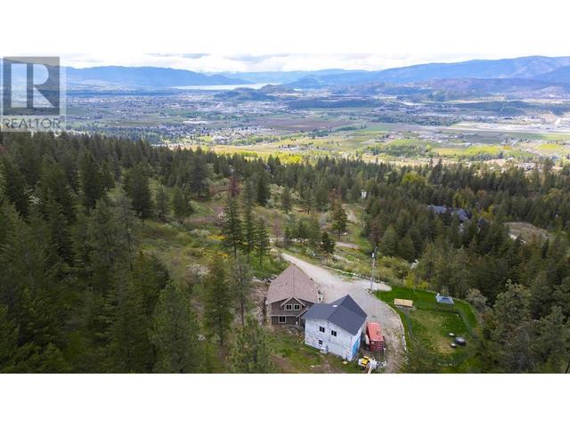 5805 Upper Booth Rd N, House detached with 4 bedrooms, 3 bathrooms and 2 parking in Central Okanagan BC | Image 5