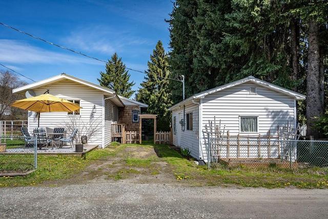 235 B Avenue, House detached with 2 bedrooms, 2 bathrooms and null parking in Central Kootenay D BC | Image 48