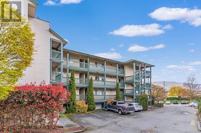 109 - 1900 Bowen Rd, Condo with 2 bedrooms, 1 bathrooms and 2 parking in Nanaimo BC | Image 1