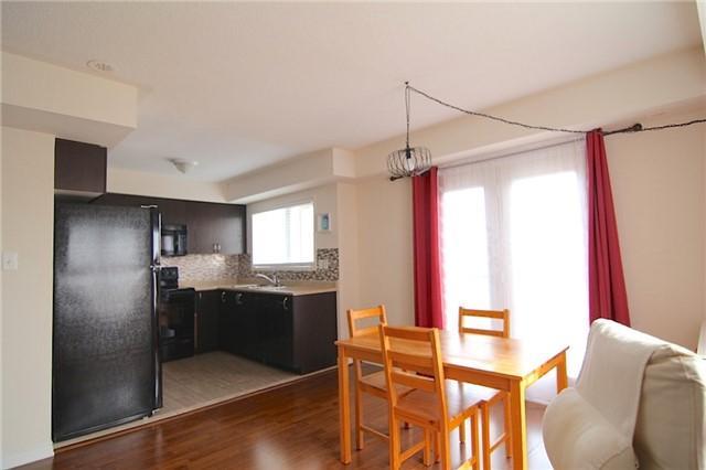 2 - 15 Hays Blvd, Townhouse with 2 bedrooms, 2 bathrooms and 1 parking in Oakville ON | Image 6