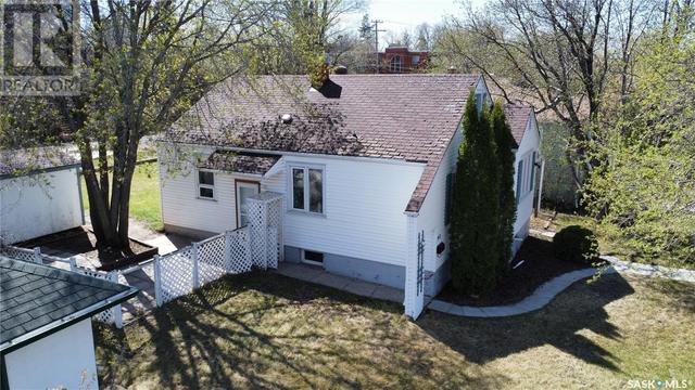 61 19th St W, House detached with 3 bedrooms, 2 bathrooms and null parking in Prince Albert SK | Image 4