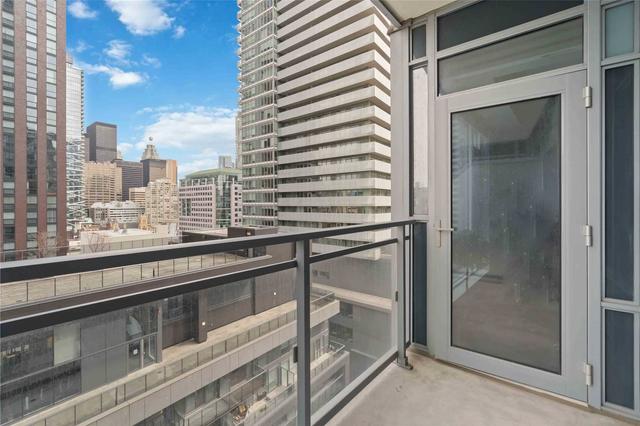 1208 - 21 Widmer St, Condo with 1 bedrooms, 1 bathrooms and 0 parking in Toronto ON | Image 10