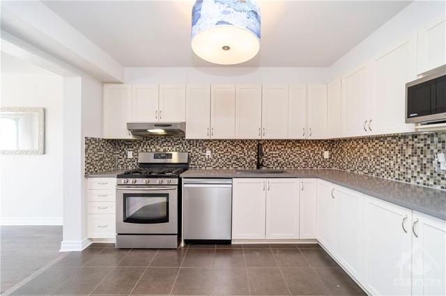 865 Ashenvale Way, Townhouse with 3 bedrooms, 3 bathrooms and 3 parking in Ottawa ON | Image 7