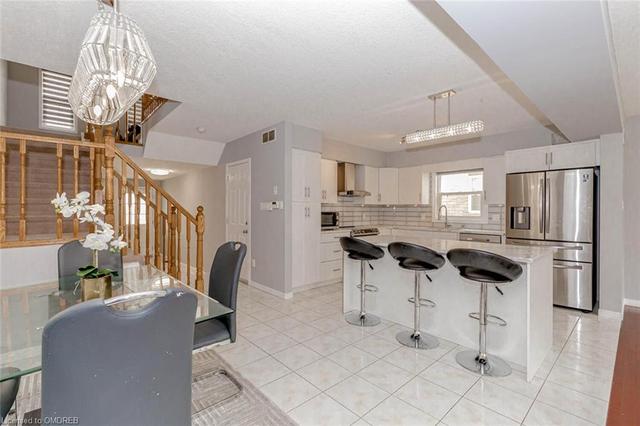 378 Parkvale Dr, House detached with 3 bedrooms, 2 bathrooms and 5 parking in Kitchener ON | Image 27