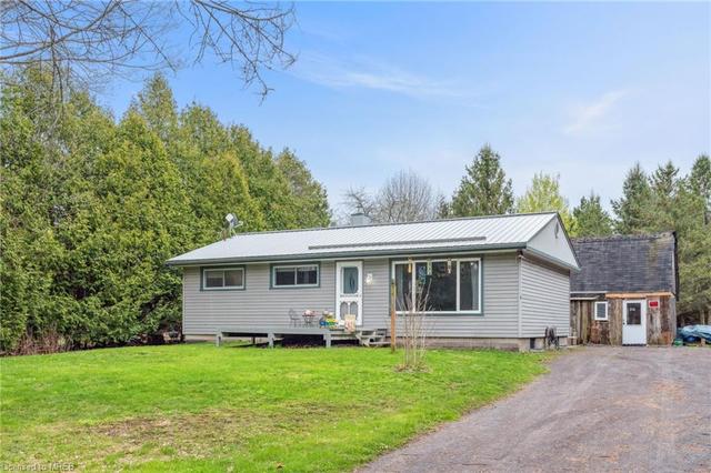 1303 County Road, House detached with 2 bedrooms, 1 bathrooms and 8 parking in Quinte West ON | Image 34