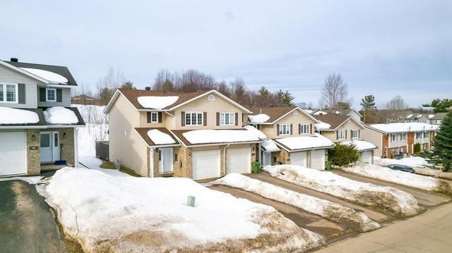 18 Northbrook Road, Townhouse with 3 bedrooms, 2 bathrooms and 2 parking in Petawawa ON | Image 1