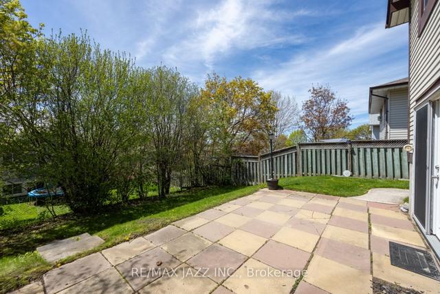 556 Capilano Cres, House detached with 3 bedrooms, 3 bathrooms and 5 parking in Oshawa ON | Image 21
