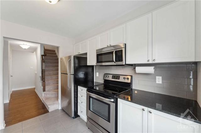 420 Rosingdale St, Townhouse with 2 bedrooms, 2 bathrooms and 3 parking in Ottawa ON | Image 13