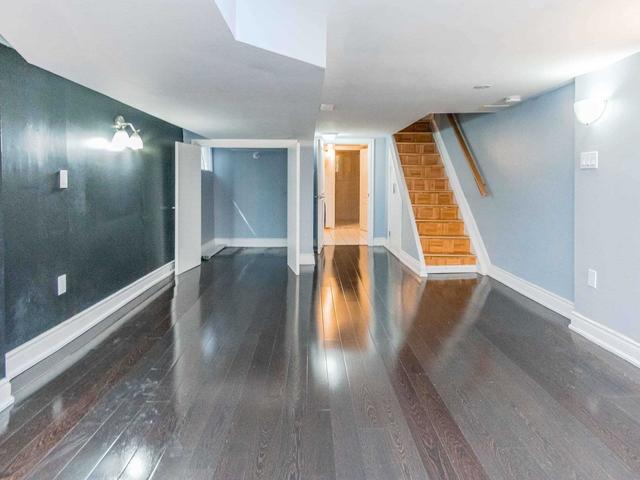 1532 Dufferin St, House semidetached with 3 bedrooms, 2 bathrooms and 0 parking in Toronto ON | Image 15