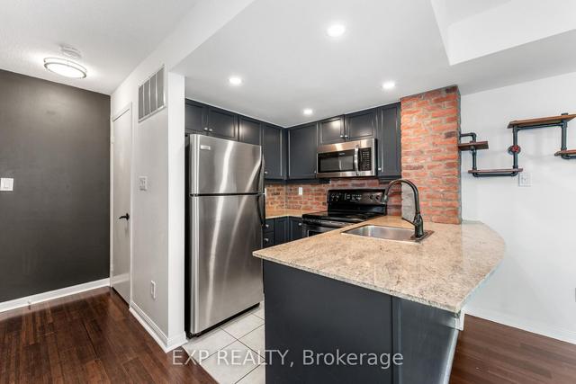1507 - 26 Laidlaw St, Townhouse with 2 bedrooms, 2 bathrooms and 1 parking in Toronto ON | Image 17