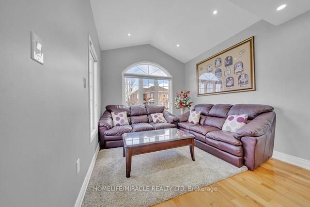 37 Millcar Dr, House detached with 4 bedrooms, 4 bathrooms and 6 parking in Toronto ON | Image 4