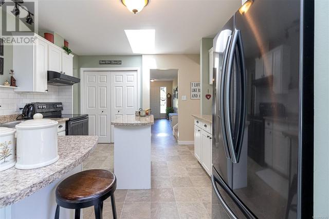 3120 Flannagan Pl, House detached with 4 bedrooms, 3 bathrooms and 4 parking in Colwood BC | Image 15