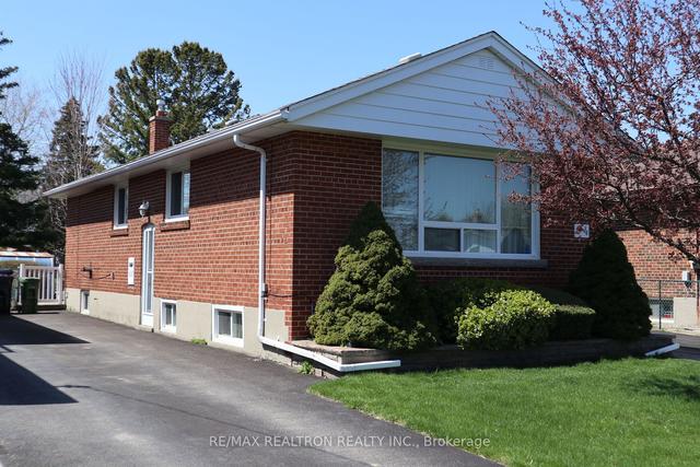 94 Dewey Dr, House detached with 3 bedrooms, 2 bathrooms and 5 parking in Toronto ON | Image 12