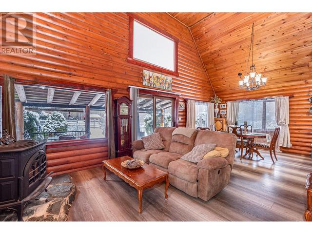 2370 Trans Canada Highway, House detached with 2 bedrooms, 1 bathrooms and 20 parking in Columbia Shuswap E BC | Image 17
