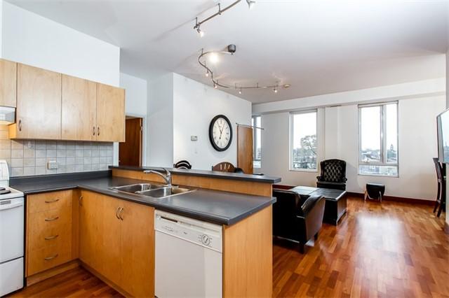 404 - 1 St John's Rd, Condo with 2 bedrooms, 1 bathrooms and null parking in Toronto ON | Image 6