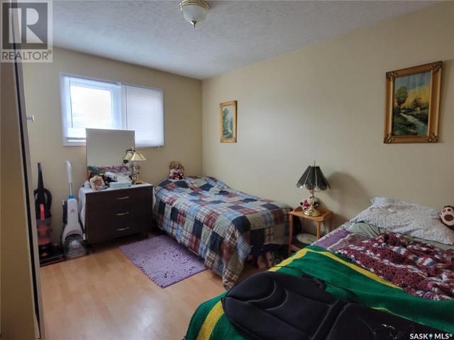 301 6th Ave E, House detached with 3 bedrooms, 2 bathrooms and null parking in Unity SK | Image 11