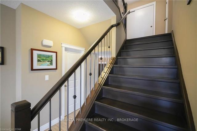 968 Springbank Ave N, House detached with 4 bedrooms, 4 bathrooms and 4 parking in Woodstock ON | Image 2