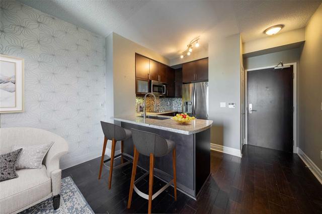 803 - 35 Balmuto St, Condo with 1 bedrooms, 1 bathrooms and 0 parking in Toronto ON | Image 9