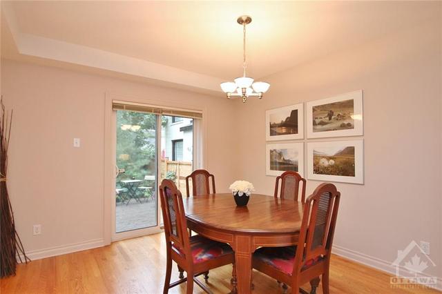 22 Gould St, House detached with 3 bedrooms, 2 bathrooms and 4 parking in Ottawa ON | Image 8