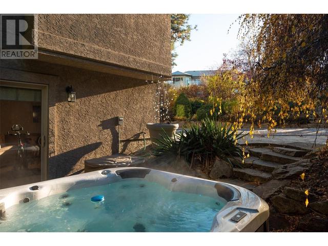 291 Sandpiper Crt, House detached with 5 bedrooms, 3 bathrooms and 6 parking in Kelowna BC | Image 60