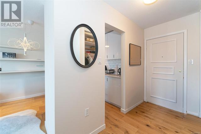 417 - 964 Heywood Ave, Condo with 1 bedrooms, 1 bathrooms and null parking in Victoria BC | Image 3