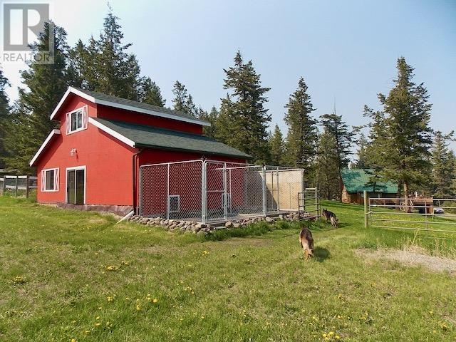 1432 Flett Road, House detached with 5 bedrooms, 3 bathrooms and null parking in Cariboo E BC | Image 32