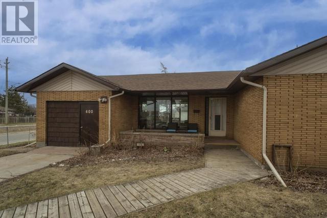 400 Heather Cres, House detached with 3 bedrooms, 2 bathrooms and null parking in Thunder Bay ON | Image 3