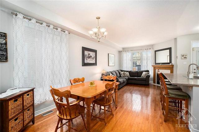 531 Devonwood Cir, Townhouse with 3 bedrooms, 3 bathrooms and 3 parking in Ottawa ON | Image 7