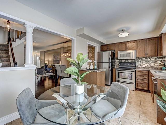 62 Mowat Cres, House attached with 3 bedrooms, 3 bathrooms and 3 parking in Halton Hills ON | Image 3