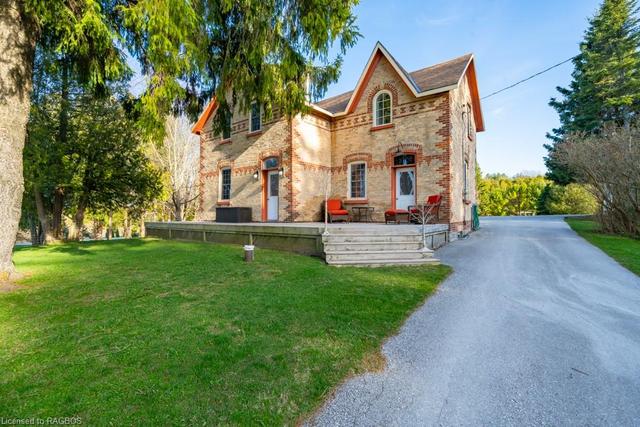 158 Kinross St, House detached with 4 bedrooms, 1 bathrooms and 17 parking in Grey Highlands ON | Image 1