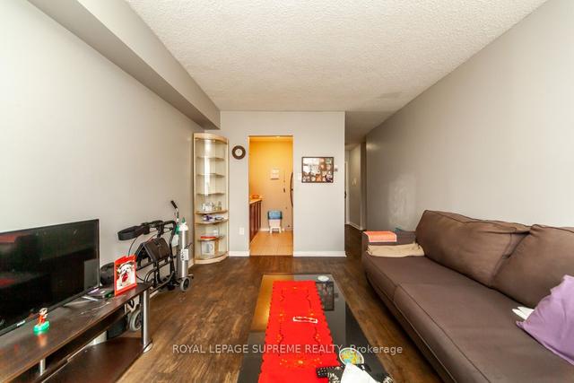 1006 - 50 Lotherton Ptway, Condo with 3 bedrooms, 1 bathrooms and 1 parking in Toronto ON | Image 10