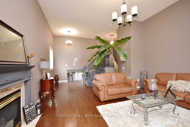 6 Joseph Cres, House detached with 3 bedrooms, 4 bathrooms and 8 parking in Barrie ON | Image 5