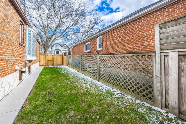 54 Glenshaw Cres, House detached with 3 bedrooms, 2 bathrooms and 2 parking in Toronto ON | Image 25