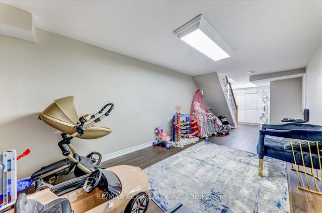 1229 Delmark Crt, House attached with 3 bedrooms, 2 bathrooms and 3 parking in Oshawa ON | Image 22