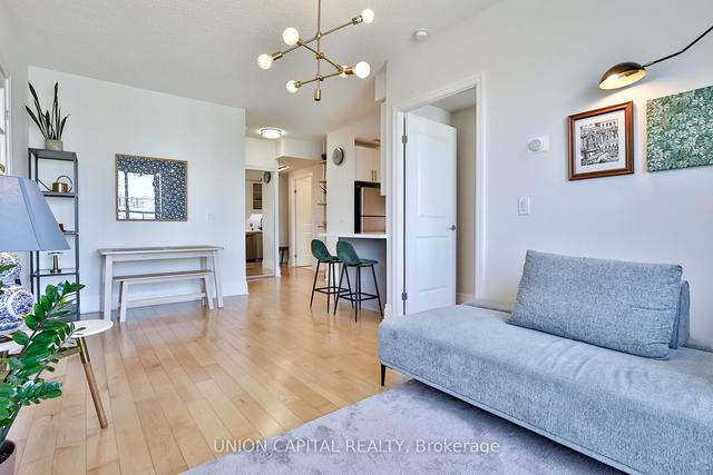 404 - 39 Upper Duke Cres, Condo with 2 bedrooms, 2 bathrooms and 1 parking in Markham ON | Image 2
