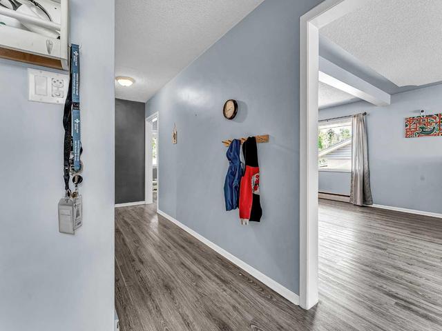 517 Connaught Dr Sw, House detached with 5 bedrooms, 2 bathrooms and 1 parking in Medicine Hat AB | Image 6