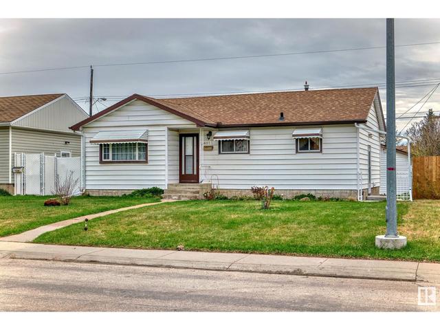 13607 140 St Nw, House detached with 5 bedrooms, 2 bathrooms and null parking in Edmonton AB | Image 1