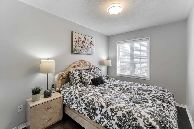 15 Sand Cherry Cres, House semidetached with 4 bedrooms, 3 bathrooms and 3 parking in Brampton ON | Image 25