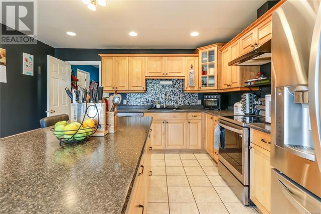1954 Cinnabar Dr, House detached with 3 bedrooms, 3 bathrooms and 4 parking in Nanaimo BC | Image 5