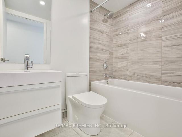 2909 - 39 Roehampton Ave, Condo with 3 bedrooms, 2 bathrooms and 1 parking in Toronto ON | Image 21