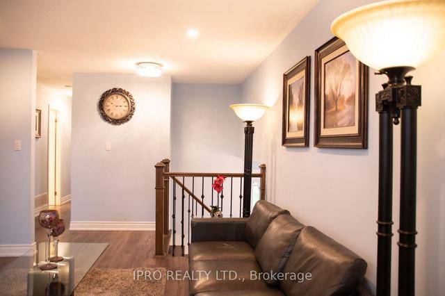 1033 Mississauga Vly Blvd, House detached with 3 bedrooms, 2 bathrooms and 5 parking in Mississauga ON | Image 38