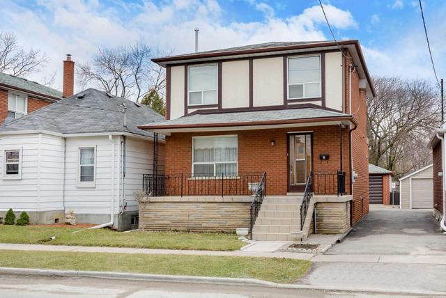 8 Vimy Ave, House detached with 3 bedrooms, 2 bathrooms and 3 parking in Toronto ON | Image 1