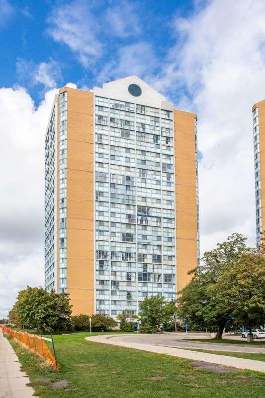 1002 - 25 Trailwood Dr, Condo with 2 bedrooms, 2 bathrooms and 1 parking in Mississauga ON | Image 12