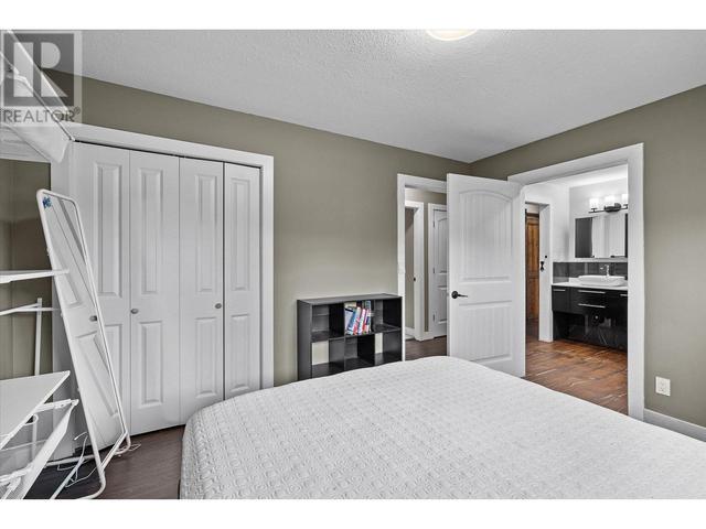464 Mcphee St, House detached with 5 bedrooms, 2 bathrooms and 6 parking in Kelowna BC | Image 16