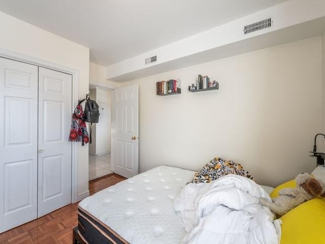 190 Ossington Ave, Home with 6 bedrooms, 3 bathrooms and 2 parking in Toronto ON | Image 20