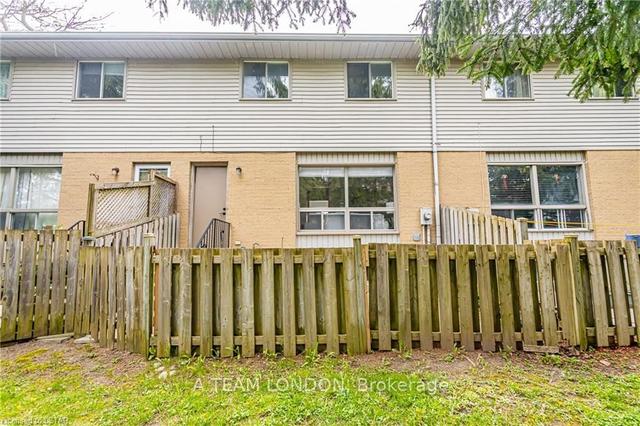 54 - 35 Waterman Ave, Townhouse with 3 bedrooms, 2 bathrooms and 1 parking in London ON | Image 27
