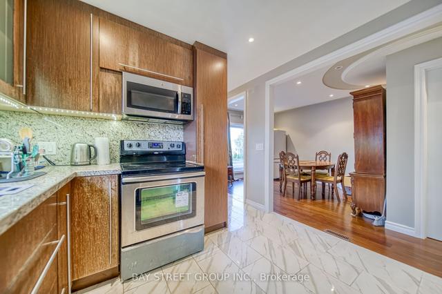 338 Willowdale Ave, House detached with 4 bedrooms, 3 bathrooms and 6 parking in Toronto ON | Image 2